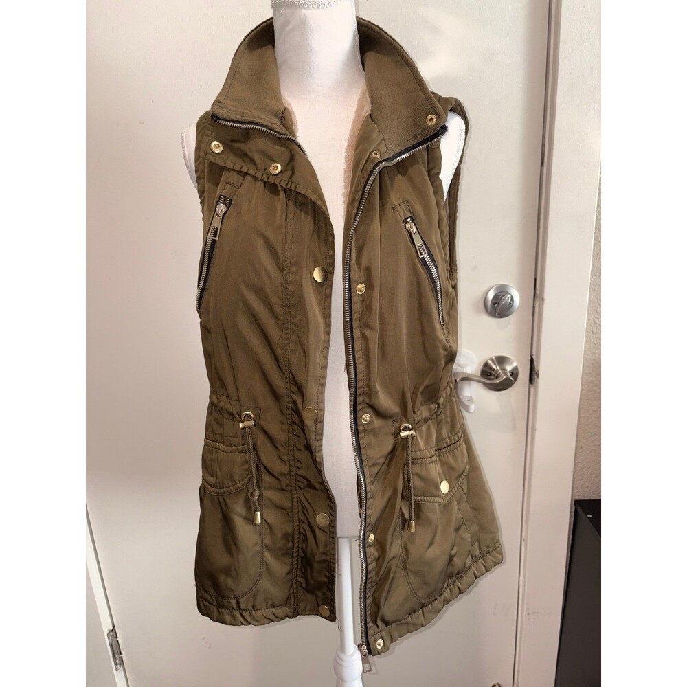 YMI‎ Collection- army green lined vest, snap and zipper closure
